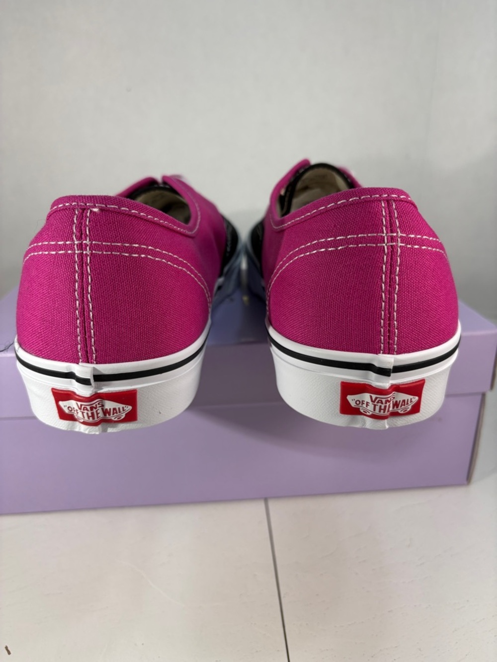 NWT Vans Authentic Low Top Sneakers in Pink and Black Men’s 10.5 - Picture 5 of 10